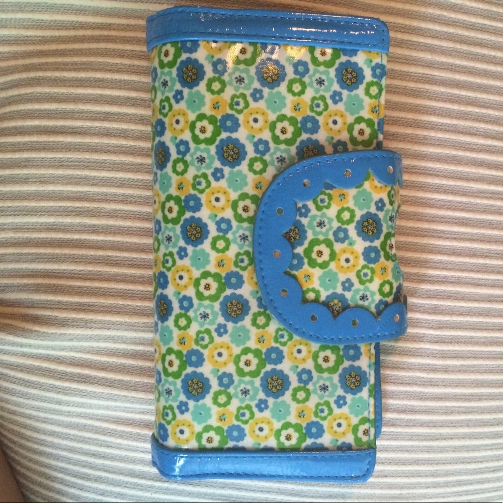 Vera Bradley frill wallet